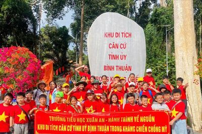 Tăng sức hút du lịch từ 'địa chỉ đỏ' Sa Lôn