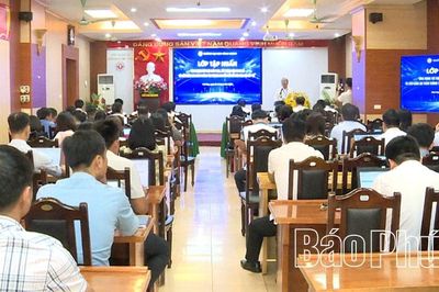 Tập huấn ứng dụng trí tuệ nhân tạo, xây dựng nội dung số cho cán bộ cấp xã