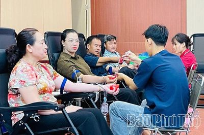 Hẹn nhau nơi những giọt hồng