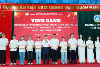 Trường THPT Chuyên Thái Nguyên vinh danh học sinh xuất sắc