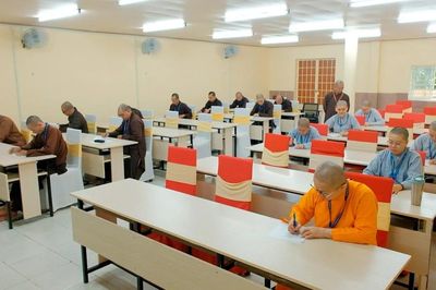 An Giang: Tăng Ni sinh khóa VI - Trường Trung cấp Phật học tỉnh thi tốt nghiệp
