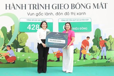 Gần 400 người tham gia 'Hành trình gieo bóng mát' tại Quy Nhơn