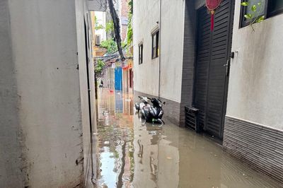 Hà Nội yêu cầu đẩy nhanh dự án cống hóa mương, khẩn cấp khắc phục ngập úng tại phố Giang Văn Minh