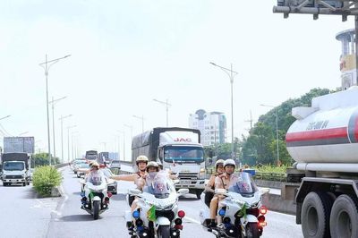 Cảnh sát giao thông Công an TP Đồng Nai ra quân kiểm tra, xử lý xe khách vi phạm
