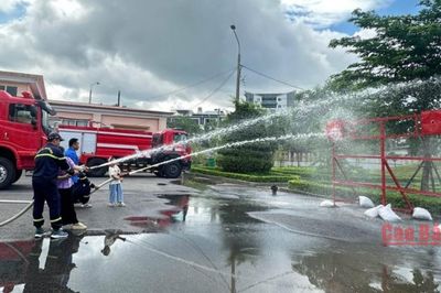 Đoàn Thanh niên phường Thục Phán tổ chức hoạt động trải nghiệm, thực hành kỹ năng phòng cháy, chữa cháy và cứu nạn, cứu hộ