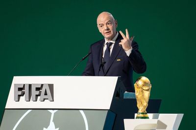 Chủ tịch FIFA hủy kế hoạch bán cổ phần World Cup