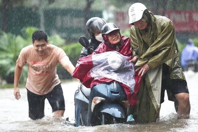 Tin mưa dông kéo dài ở miền Bắc và dự báo thời tiết Hà Nội 10 ngày