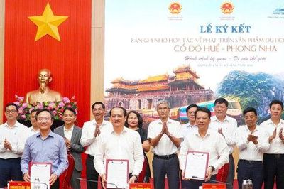 Khai thác đôi tàu du lịch Huế - Phong Nha từ ngày 28-8