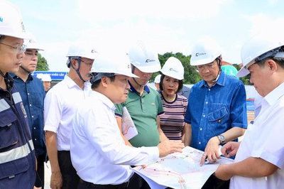 Chủ tịch UBND TP Hà Nội Vũ Đại Thắng kiểm tra tiến độ các dự án đường Đặng Thai Mai, Nhà hát Ngọc Trai