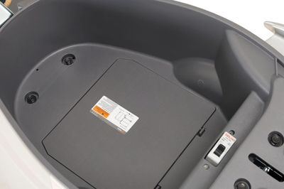 Trải nghiệm xe máy điện thiết kế trẻ trung, đi 70km/lần sạc giá 16,9 triệu đồng không cần bằng lái có đáng tiền?