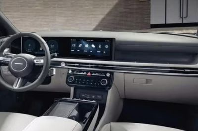 Cạnh tranh Mazda CX-5, giá lăn bánh Hyundai Tucson giảm sốc tới 100 triệu đồng, rẻ ngang Mitsubishi Xforce
