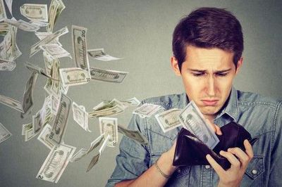 Kiếm bao nhiêu cũng dễ 'trôi' hết nếu không sớm thay đổi 3 thói quen này