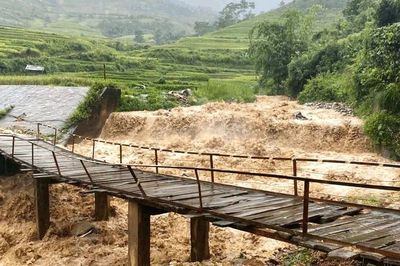 Hai người chết, một người mất tích do mưa lớn