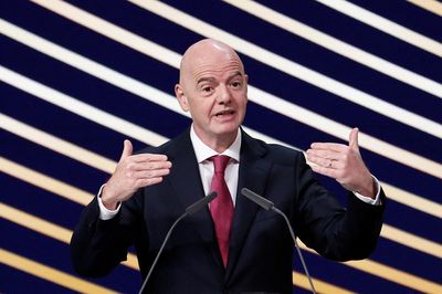 Infantino bên bờ vực mất ghế