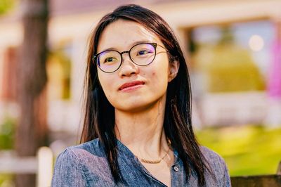 Đồ hiệu của 'nữ hoàng' giải Fields Vương Hồng