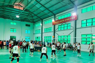 240 VĐV tham gia Giải Bóng chuyền hơi trung, cao tuổi Sơn La 2026