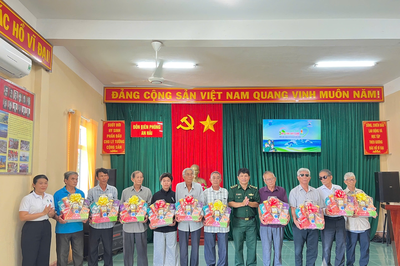Xạ thủ bắn tỉa Quân khu 5 trên thao trường nắng lửa