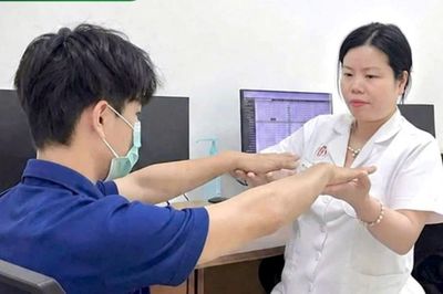 Phát hiện bệnh thần kinh hiếm gặp ở nam thanh niên 17 tuổi