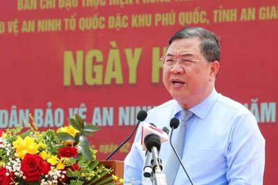 Phó Thủ tướng Phạm Gia Túc dự Ngày hội Toàn dân bảo vệ ANTQ tại Phú Quốc