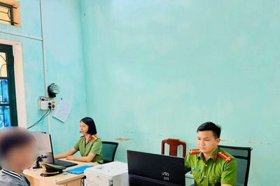 Livestream cảnh 'bốc đầu' xe để câu view, nam thanh niên bị phạt 12,5 triệu đồng
