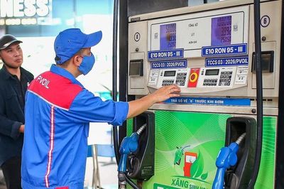 Choáng với doanh thu của 'đại gia' xăng dầu