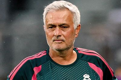 Mourinho phản ứng đặc biệt khi Real Madrid bị cầm hòa