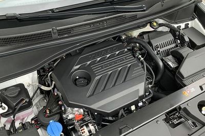 Giá xe Hyundai Custin tháng 8/2026, MPV cỡ trung từ 820 triệu đồng