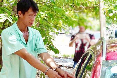 Bắt đối tượng đập hàng loạt kính ô tô để trộm cắp tài sản