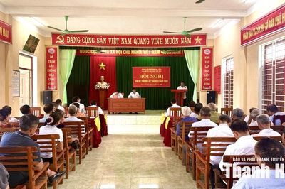 Phó Chủ tịch UBND tỉnh Đầu Thanh Tùng dự sinh hoạt Chi bộ tại phường Hải Lĩnh