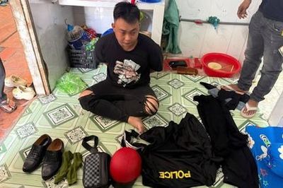 Bắt thanh niên giả danh công an chặn đường kiểm tra, chiếm đoạt tài sản của người đi đường