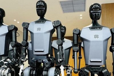 Mỹ cấm nhập khẩu robot hình người từ Trung Quốc để siết chuỗi cung ứng AI