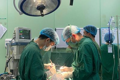 Người đàn ông hai lần thủng ruột vì cùng một nguyên nhân