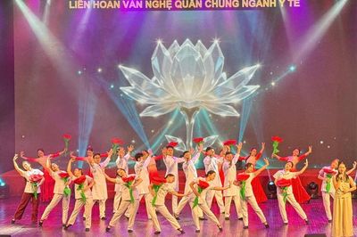 Hơn 400 cán bộ y tế hội tụ trong đêm Công diễn và Trao giải Liên hoan Nghệ thuật quần chúng ngành Y tế Việt Nam lần thứ 5, năm 2026