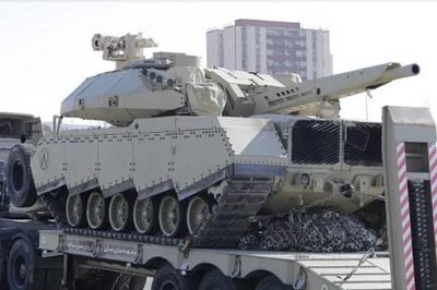 Xe tăng Iran sẵn sàng đẩy lui cuộc đổ bộ đường biển của Mỹ