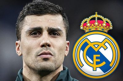 Man City giảm giá bán Rodri