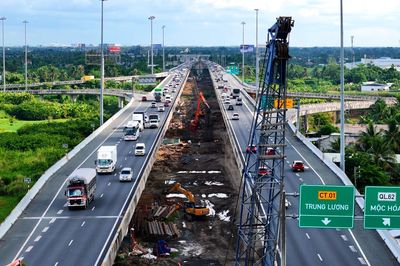 Cao tốc TP.HCM - Trung Lương - Mỹ Thuận rầm rộ thi công mở rộng