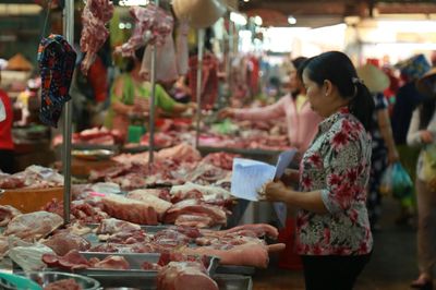 Hộ kinh doanh đề xuất bỏ ghi chép sổ mua bán hàng, Bộ Tài chính nói gì?