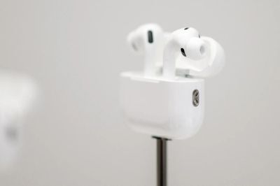 Nhiều người vứt AirPods quá sớm vì không biết điều này