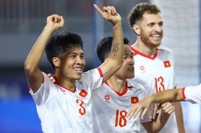 Indonesia 0-2 Việt Nam: Văn Vĩ, Hai Long tỏa sáng