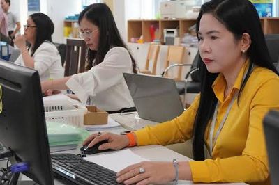 QUY ĐỊNH MỚI: Tiêu chuẩn, điều kiện, trình tự bổ nhiệm lại, kéo dài thời gian giữ chức vụ lãnh đạo, quản lý