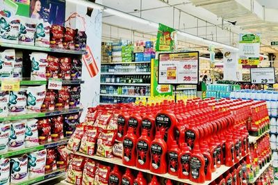 Bán lẻ hàng hóa và doanh thu dịch vụ tiêu dùng tháng 7/2026 duy trì đà tăng trưởng, du lịch tiếp tục là điểm sáng
