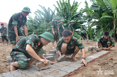 Thắm tình quân dân từ những việc làm thiết thực
