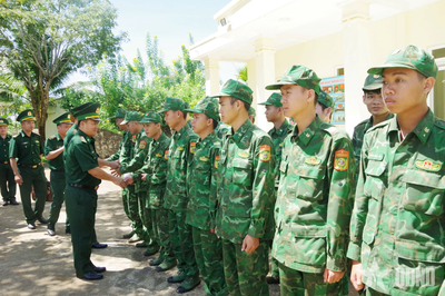 Bộ đội Biên phòng tỉnh Lâm Đồng tham gia xây trường nội trú