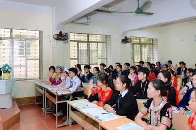 Thời gian làm giáo viên THCS có được tính để thăng hạng ở cấp THPT?