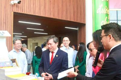 Trưng bày tôn vinh những đóng góp cho nghiên cứu văn học và văn hóa