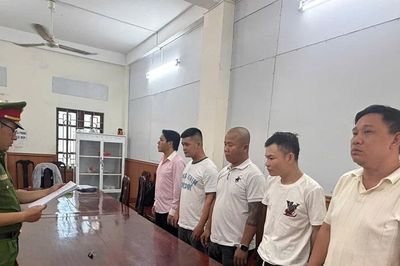 Nhóm xe ôm dàn cảnh cướp tài sản của hai du khách nước ngoài ở Hội An