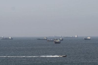 Tàu LNG của Hy Lạp gặp sự cố tại Hormuz, rủi ro hàng hải chưa 'hạ nhiệt'