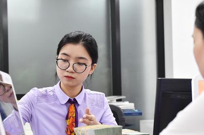 Lương thưởng người ngân hàng tăng mạnh, có nhà băng trả gần 60 triệu/tháng