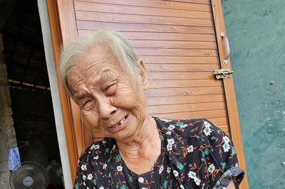 Nỗi bất an của người mẹ 81 tuổi nuôi hai con mắc bệnh trong căn nhà trống trơn
