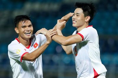 Chuyên gia dự đoán tuyển Việt Nam hòa Indonesia 1-1, giành vé đi tiếp